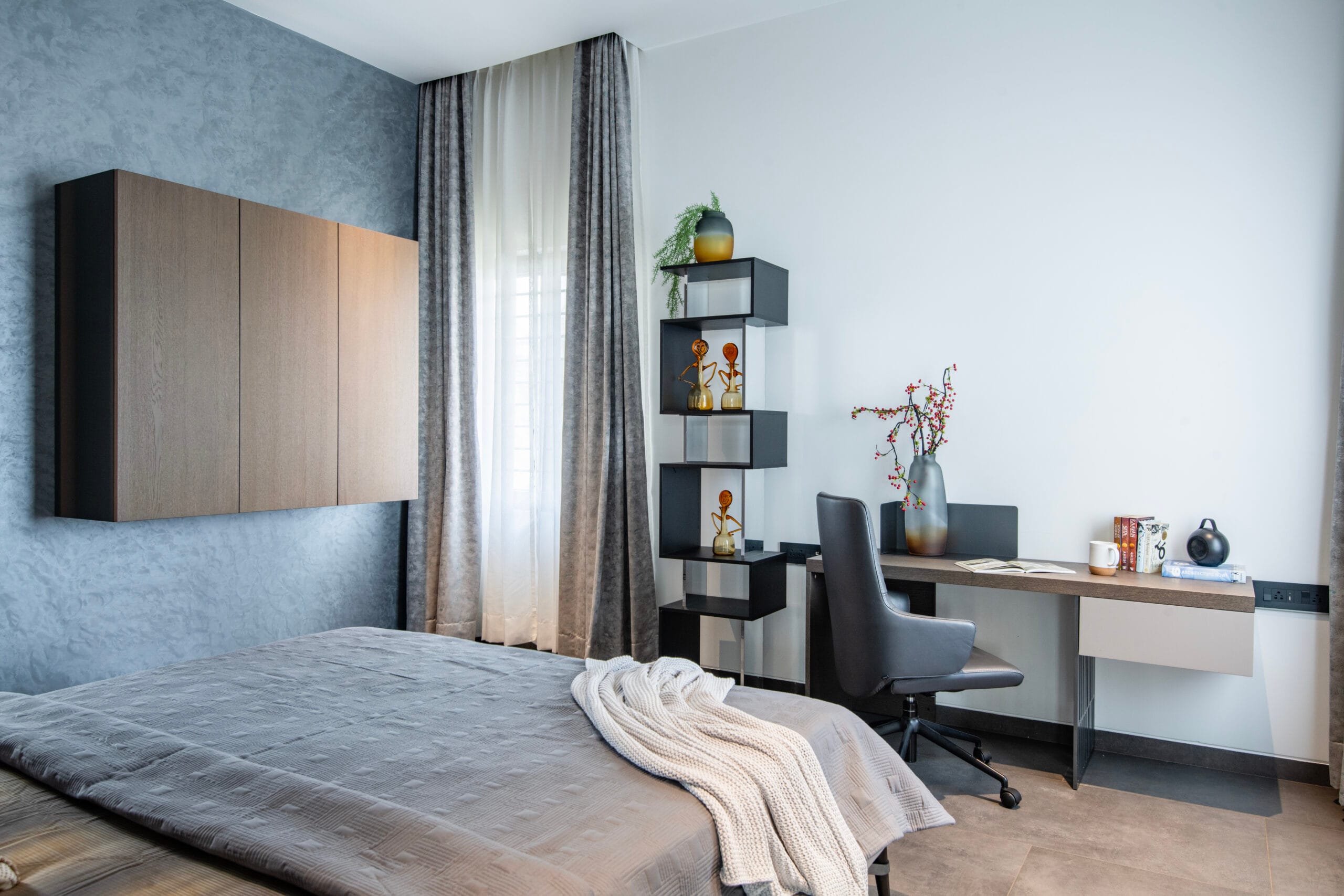 bedroom-interior-design-shree-siddhi-80x60-luxury-house-in-shimoga-6000sft-4BHK-home-terrace-garden-landscaped-pockets