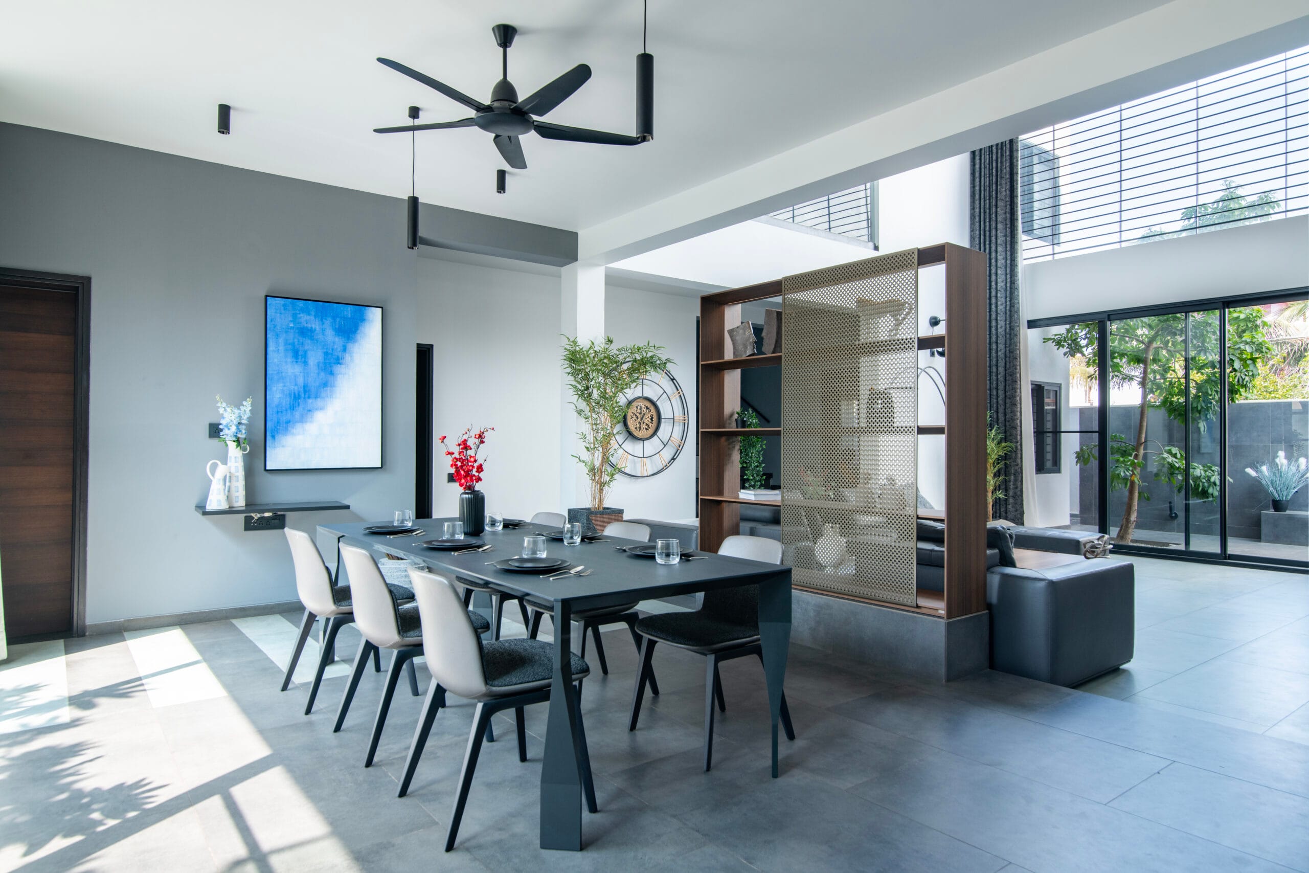 dining-room-shree-siddhi-80x60-luxury-house-in-shimoga-6000sft-4BHK-home-terrace-garden-landscaped-pockets