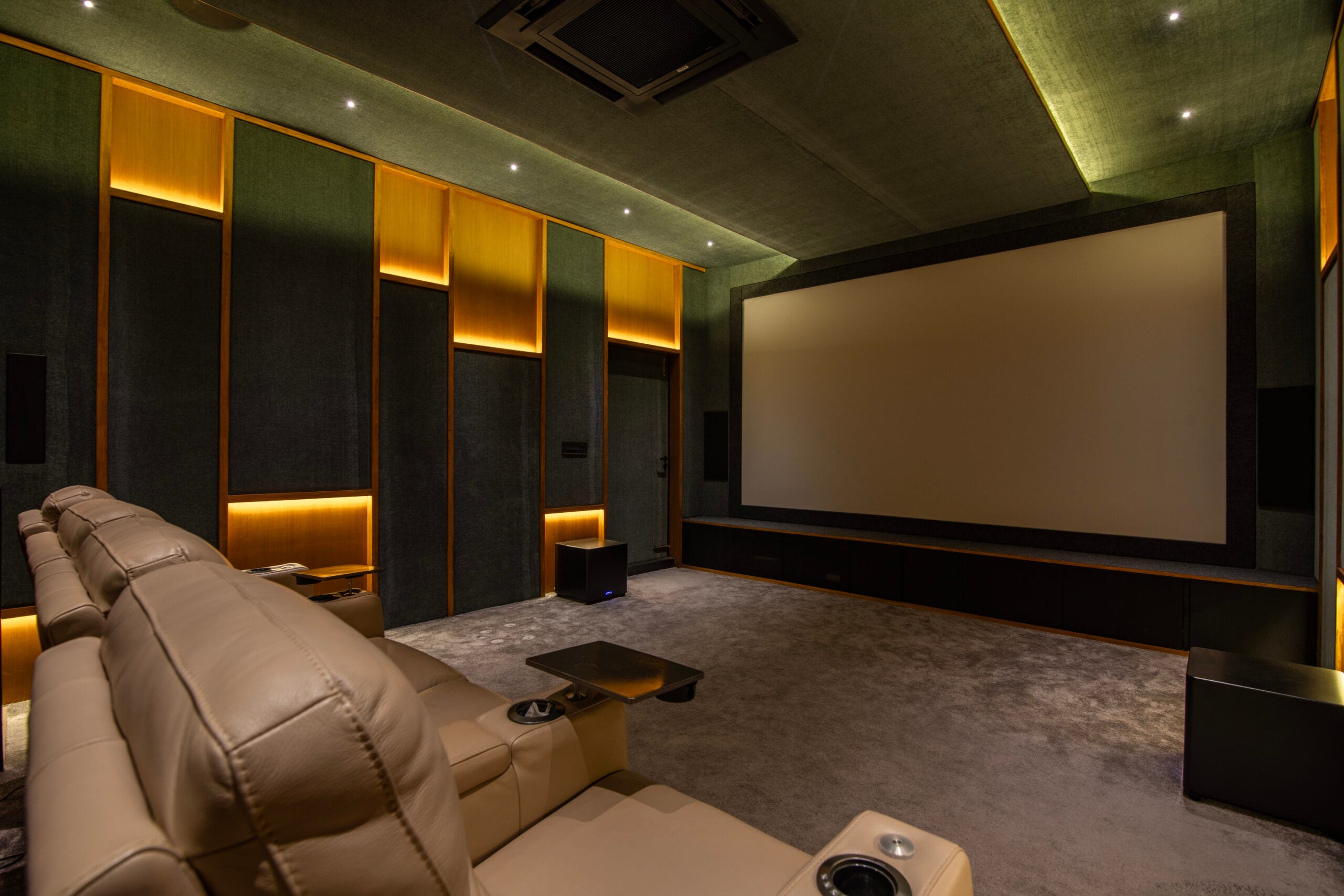 home-interior-design-shree-siddhi-80x60-luxury-house-in-shimoga-6000sft-4BHK-home-terrace-garden-landscaped-pockets