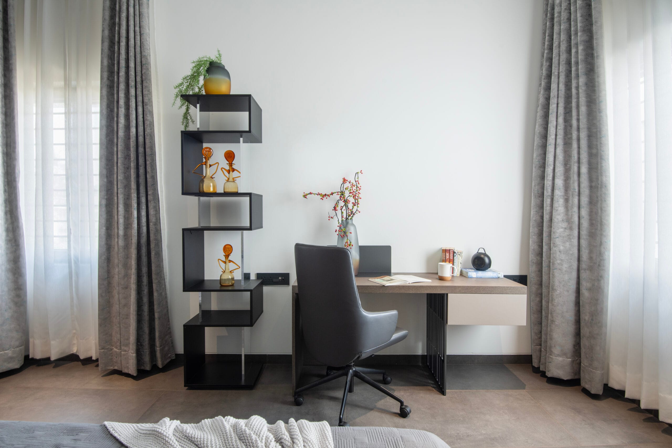 home-office-design-shree-siddhi-80x60-luxury-house-in-shimoga-6000sft-4BHK-home-terrace-garden-landscaped-pockets