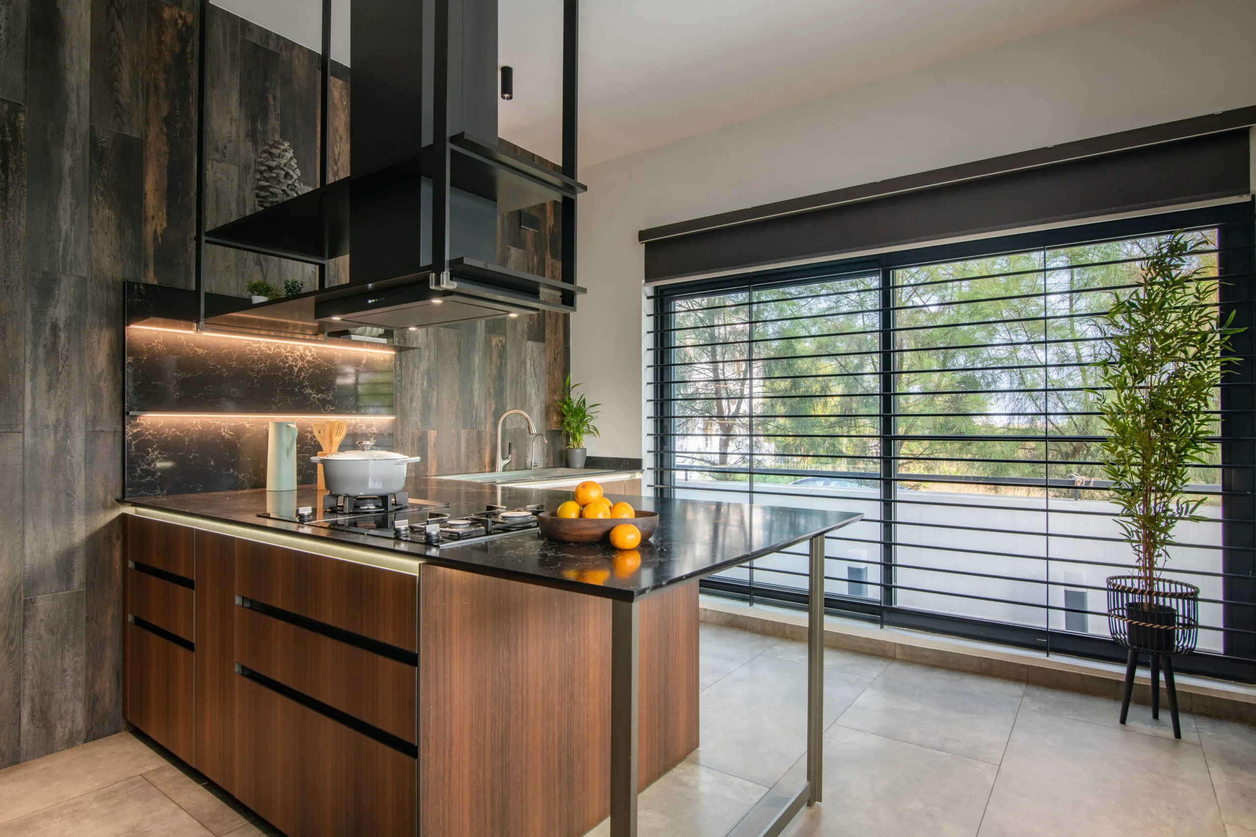 kitchen-design-shree-siddhi-80x60-luxury-house-in-shimoga-6000sft-4BHK-home-terrace-garden-landscaped-pockets