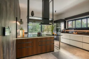 kitchen-interior-shree-siddhi-80x60-luxury-house-in-shimoga-6000sft-4BHK-home-terrace-garden-landscaped-pockets