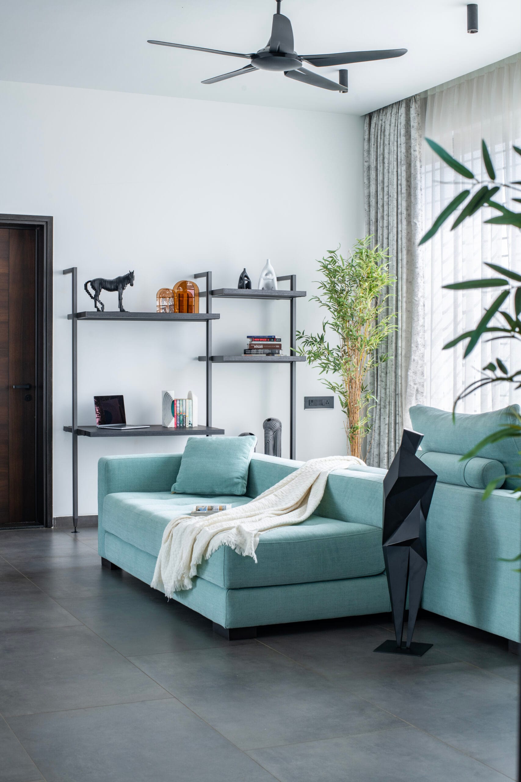 living-room-design-shree-siddhi-80x60-luxury-house-in-shimoga-6000sft-4BHK-home-terrace-garden-landscaped-pockets