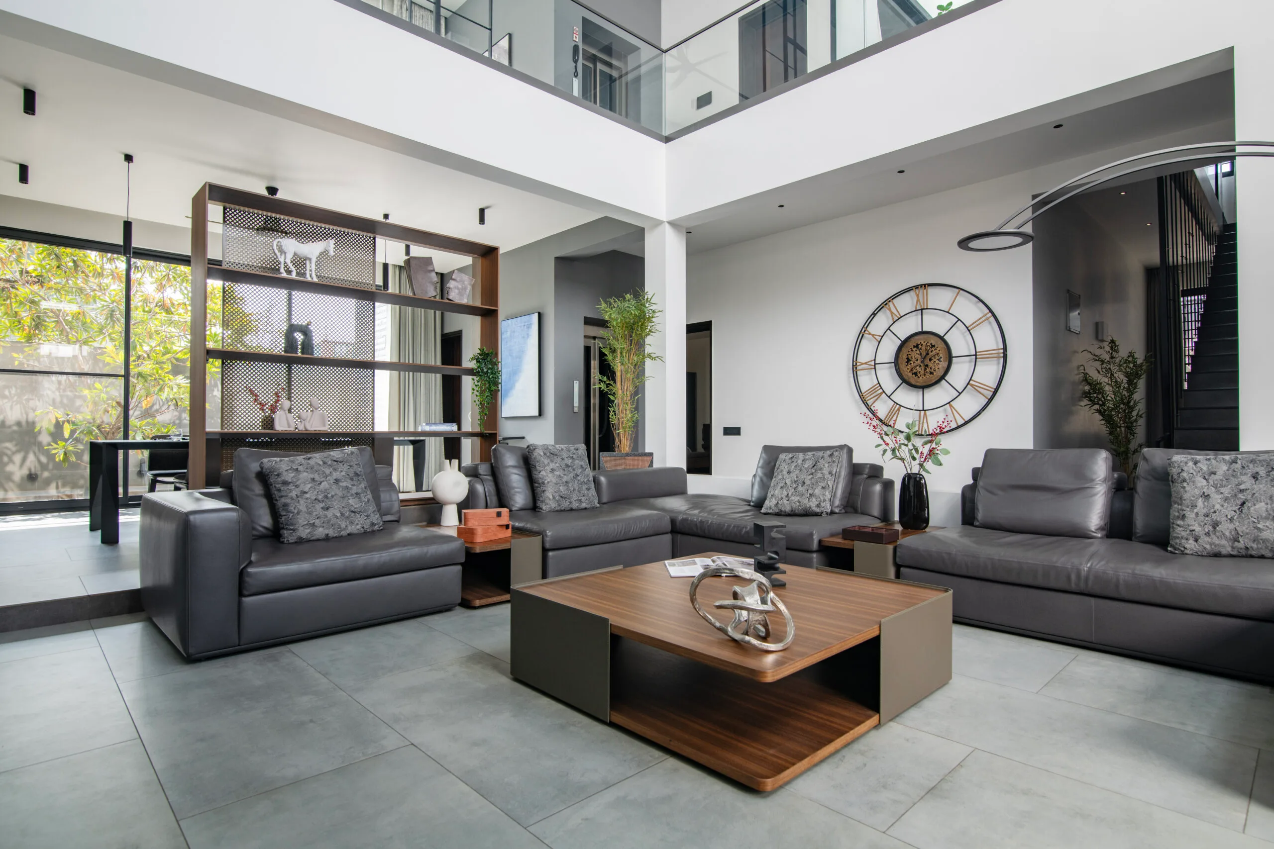 modern-living-room-design-shree-siddhi-80x60-luxury-house-in-shimoga-6000sft-4BHK-home-terrace-garden-landscaped-pockets